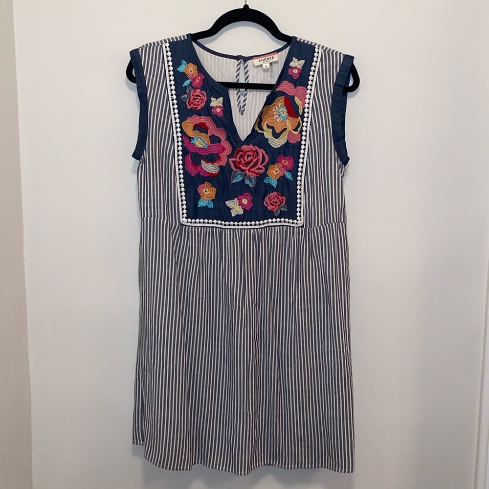 Andree By Unit Embroidered Top